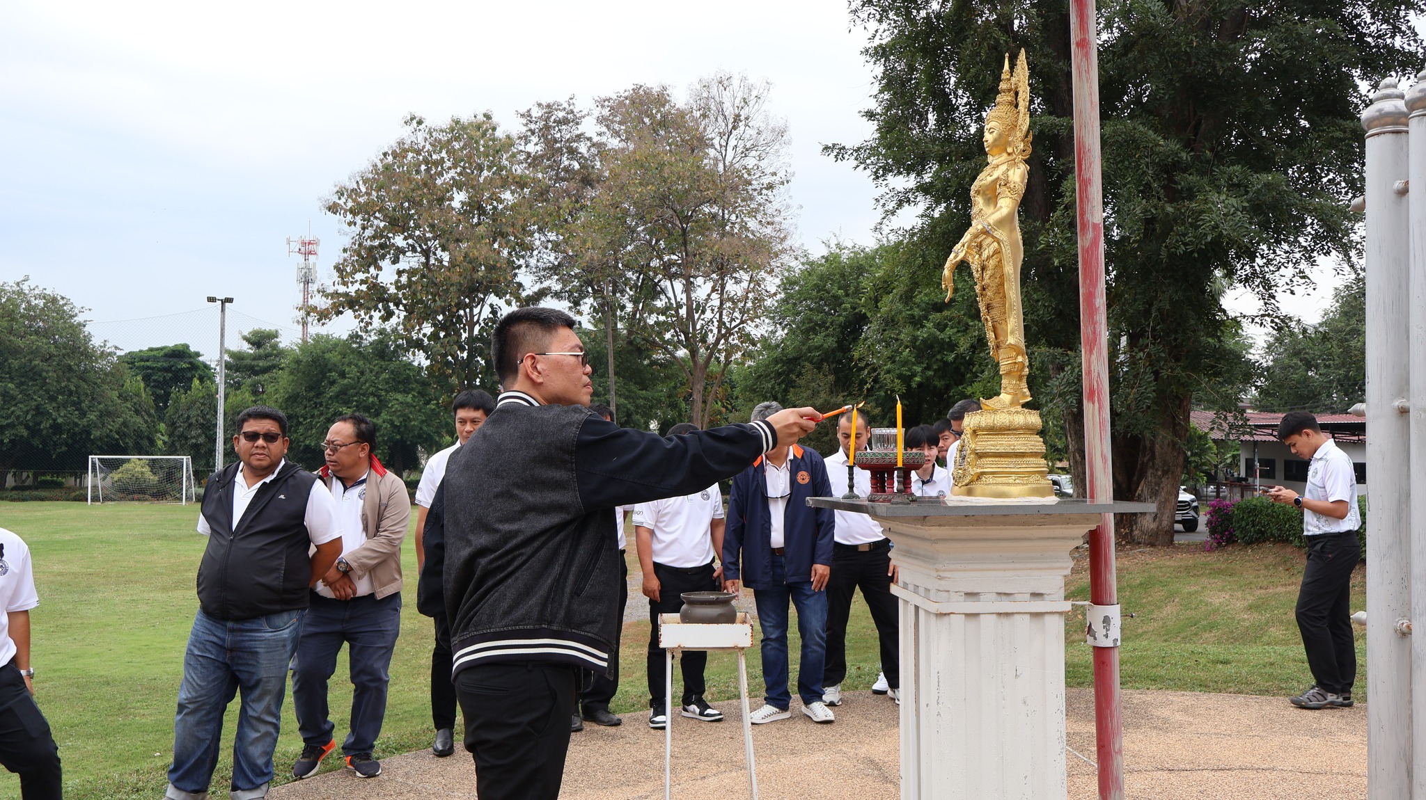 ร่วมพิธีสักการะศาลพระพรหมและศาลตายาย เนื่องในโอกาสเข้ารับตำแหน่งผู้อำนวยการแขวงทางหลวงเพชรบูรณ์ที่ 1